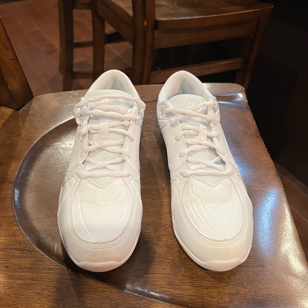 Varsity Huddle Cheer Shoe